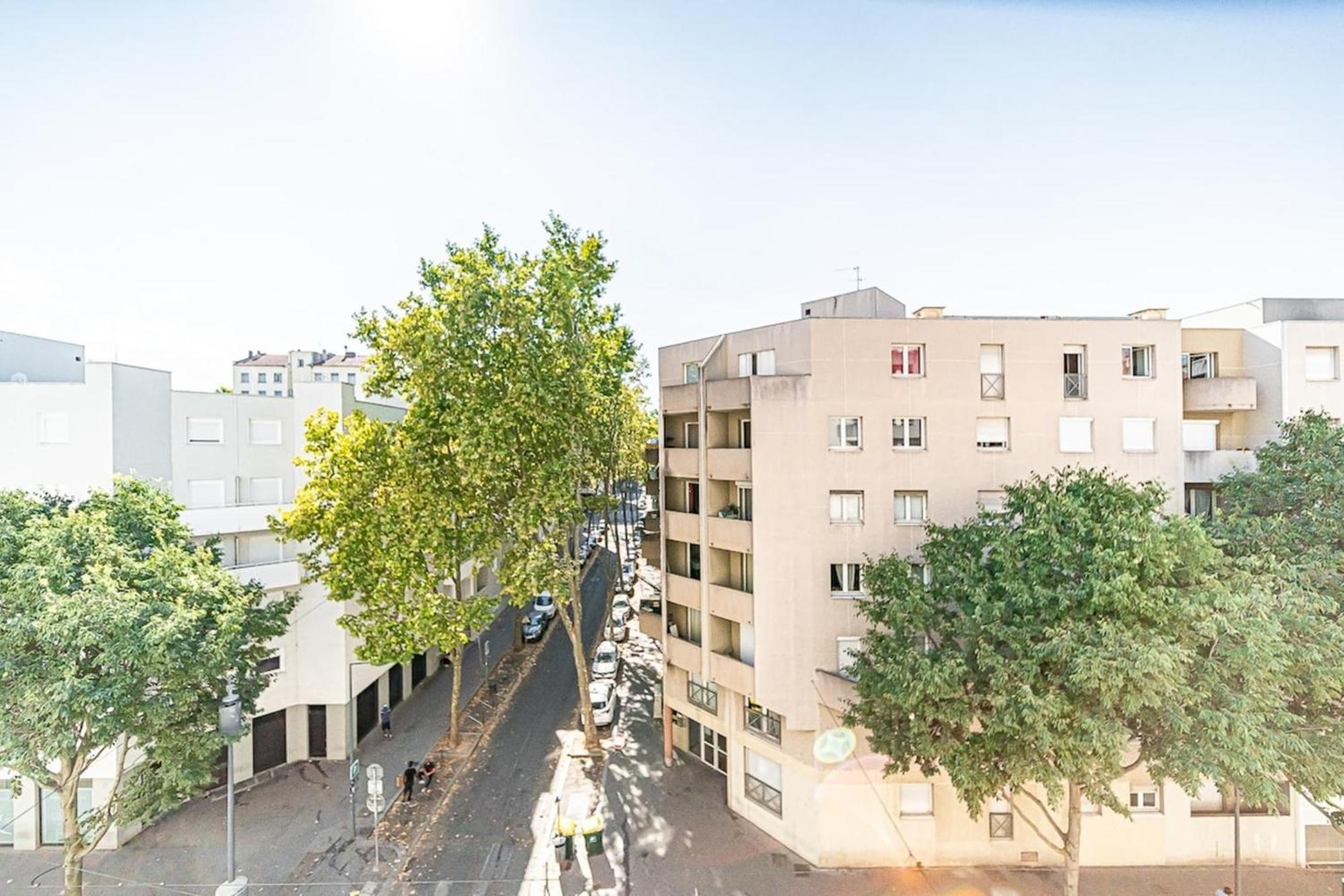 Appartement Cosy Avec Balcony And Garage-Charpennes Villeurbanne Zewnętrze zdjęcie